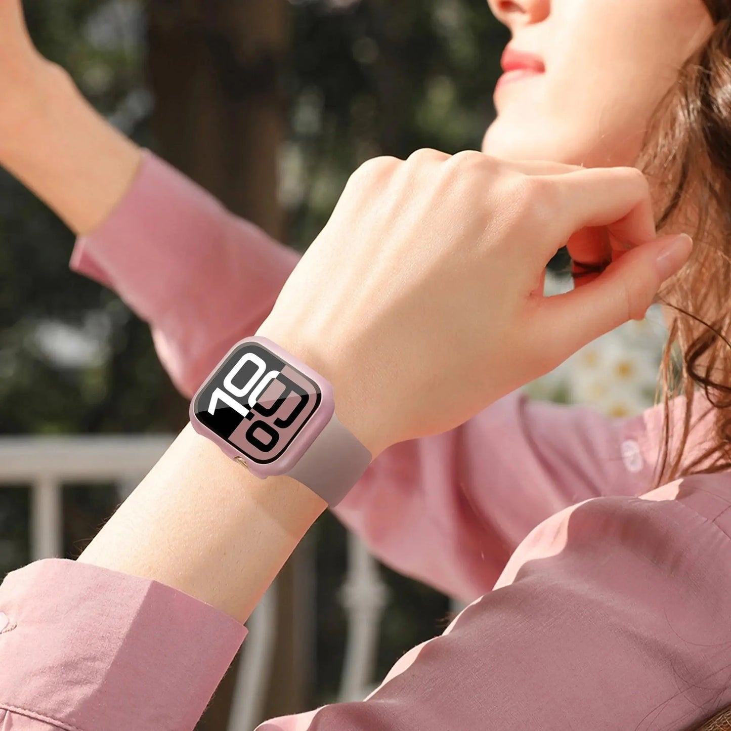 Stylish woman wearing a PC case with HD glass for Series 10, showcasing a sleek design and enhanced watch protection.