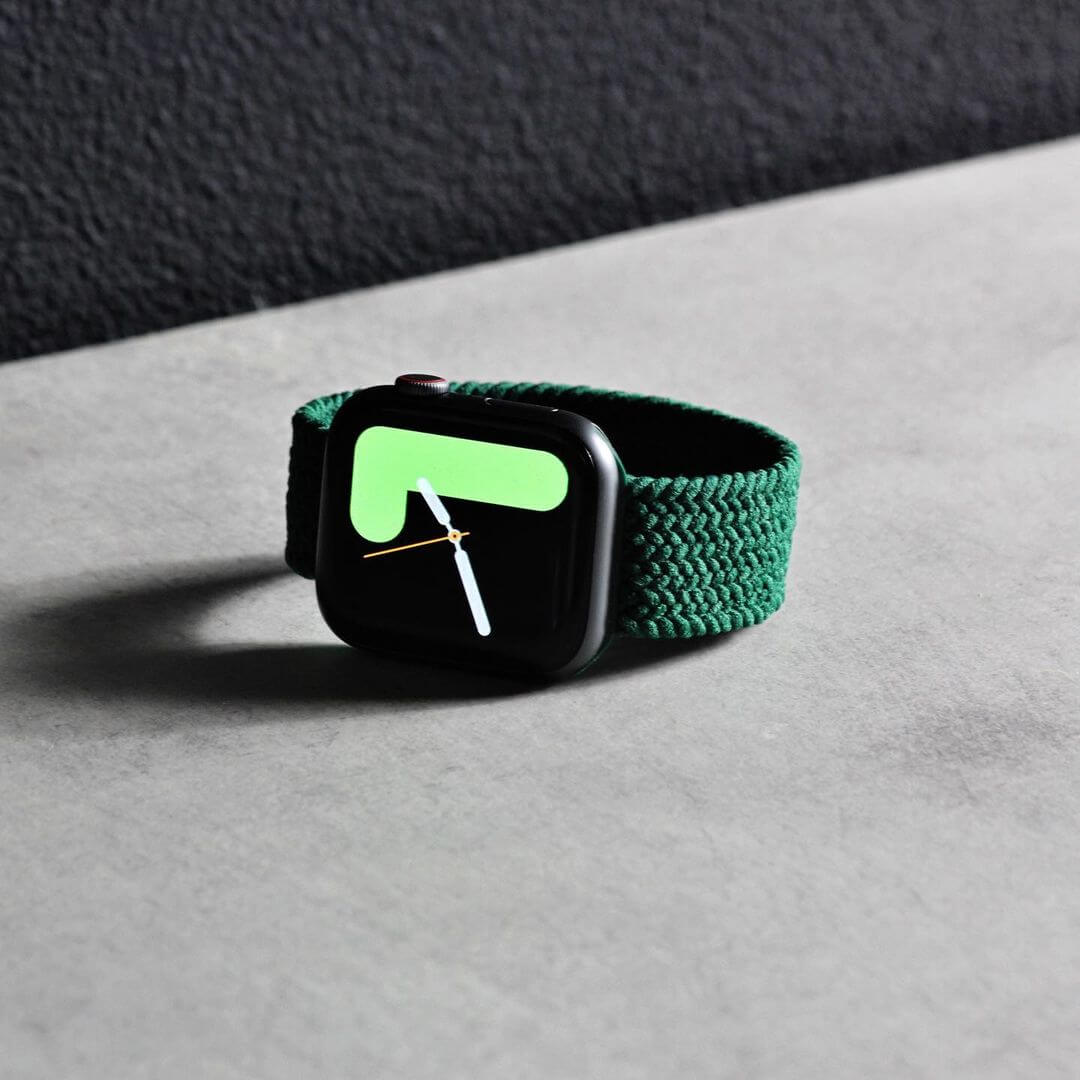 Braided Solo Loop band in green for Apple Watch Ultra, soft and stretchy for ultimate comfort.