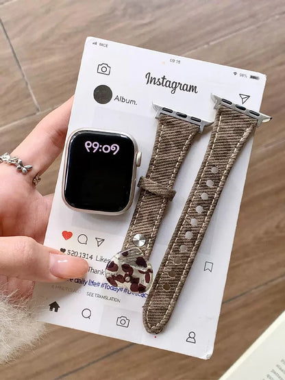 Retro Leopard Leather Heart Band for Apple Watch 38-49mm Series