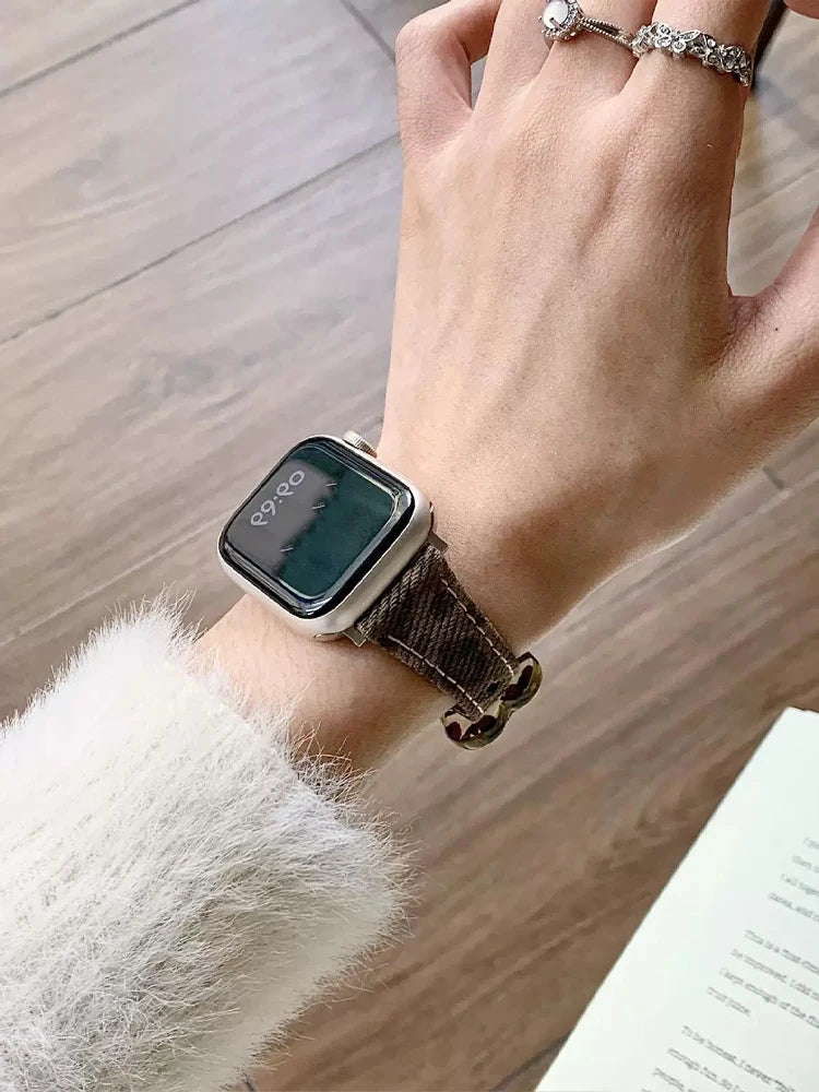 Retro Leopard Leather Heart Band for Apple Watch 38-49mm Series