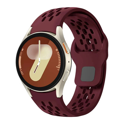 Sport Silicone Breathable Bands on Samsung Galaxy Watch 4, featuring breathable design for comfort and ventilation.