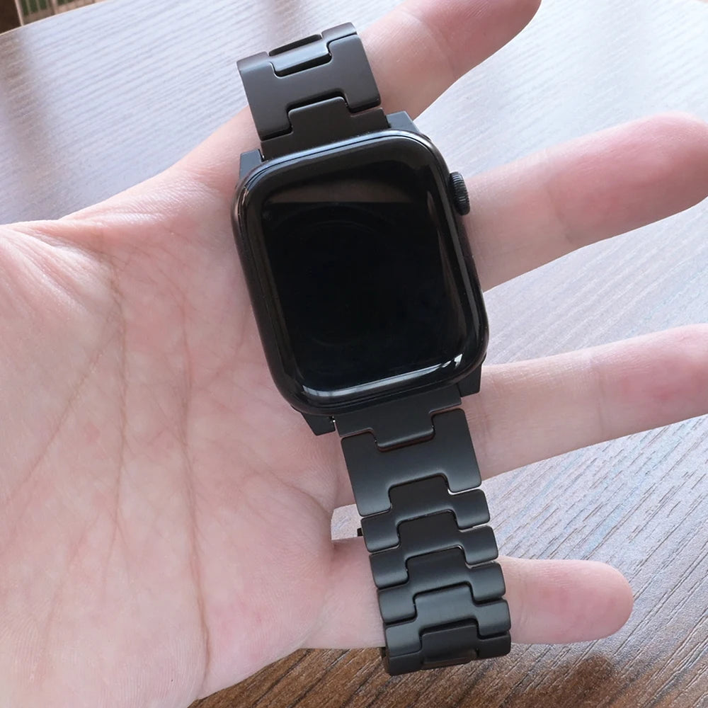 Titanium Apple Watch Band Ultra 3/Series 11/SE – Luxury Bracelet on a hand.